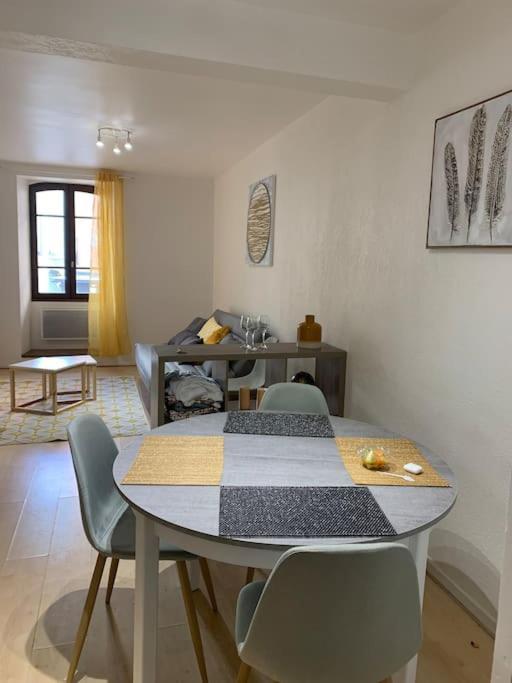 Aubenas : Beau Studio, Proche Du Chateau Εξωτερικό φωτογραφία