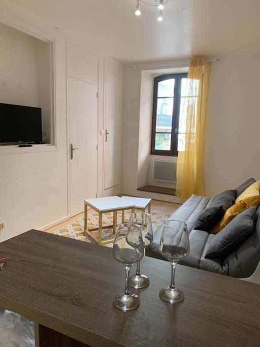 Aubenas : Beau Studio, Proche Du Chateau Εξωτερικό φωτογραφία